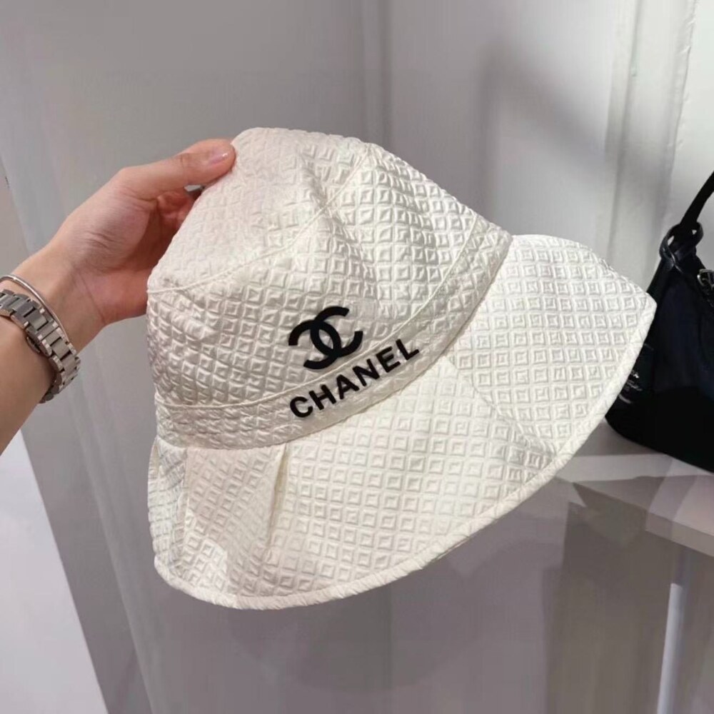 Chanel Quilted Fabric Bucket Hat with CC Logo - Picture 4 of 4